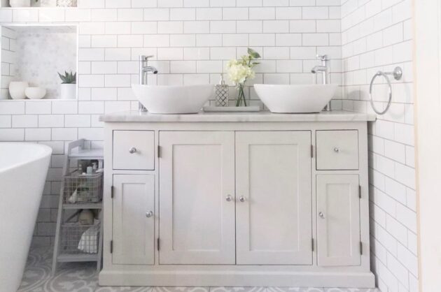 Stunning 402 Painted Vanity Unit with White Marble Top and Ceramic CB027 Basins