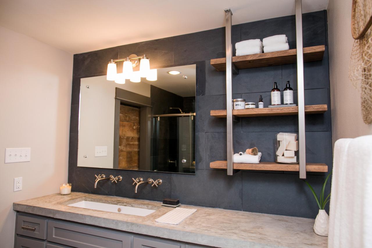 Shelving Arrangement in the Bathroom